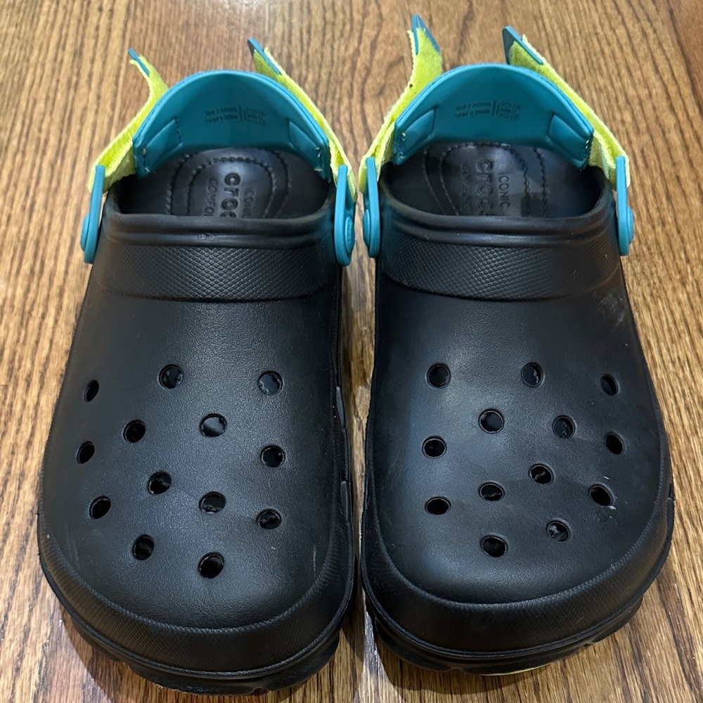 CROCS Men's Black with Blue and Yellow Adjustable straps